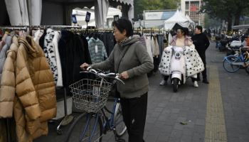 생산·소비·투자 모두 뒷걸음질…중국 경기 침체 심화