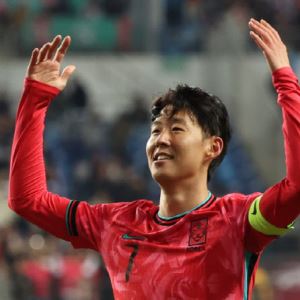 ‘예술적인 프리킥 골’ 손흥민 “어려울 때 큰 무기 될 수 있어”