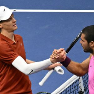 1위 알카라스와 2위 신네르, 올해 최종전 결승서 격돌