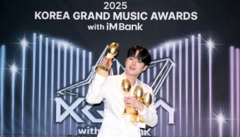 대중·팬들에 공 돌린 이찬원 "가수가 빛나려면 청중 있어야"