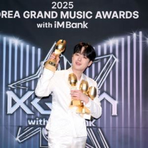 대중·팬들에 공 돌린 이찬원 "가수가 빛나려면 청중 있어야"[가요핫톡]