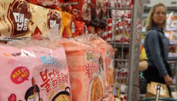 K푸드가 美고관세에 대처하는 법…"올리거나 늘리거나"