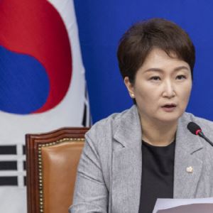 與이언주, 한은총재 저격 “경솔 발언으로 국내 투자자 손실…선 넘어”