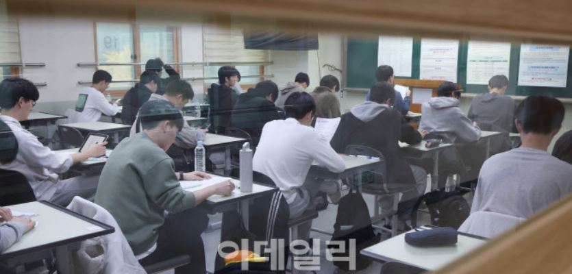 [단독]“종료 전 문제지 걷었다”…억울하다지만 해프닝으로 끝날 듯