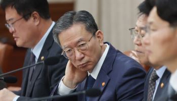 '항소포기 후폭풍' 박재억·송강 사의…법조계 "줄사퇴만은 피해야"