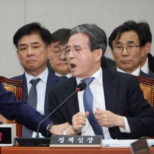 송언석 "김용범, 감정적이고 무례해…참으로 안하무인"