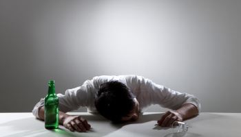 “데려다주겠다” 경찰관 도움 거절하더니…주검으로 발견