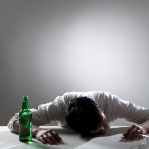 “데려다주겠다” 경찰관 도움 거절하더니…주검으로 발견