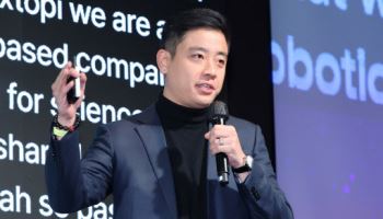 리 링위 엑스탈파이 전략총괄 "AI와 로봇의 통합, 신약개발 패러다임 전환 주도"[GAIF 2025]