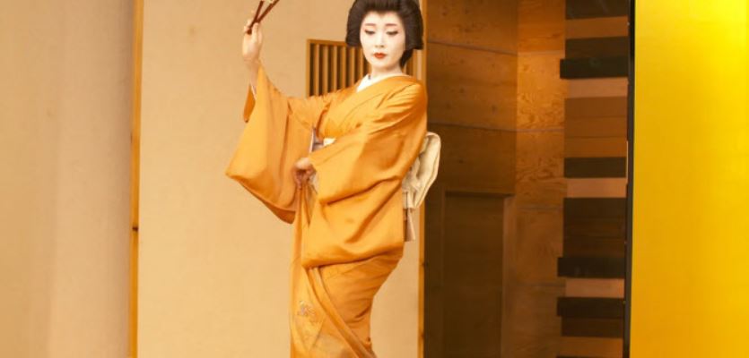 "일본 갈 바엔 한국 간다"…중국 공백에 17조 날릴 판