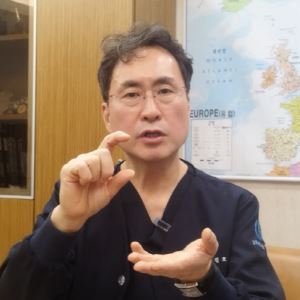 "인공관절 수술, 톱질이 아니라 밀링”… 제진호 원장이 선택한 10억 로봇