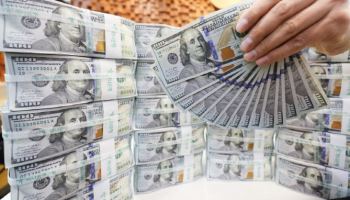 “여행 못 가, 유학 입학도 미뤄”…달러 1500원 ‘직격탄’