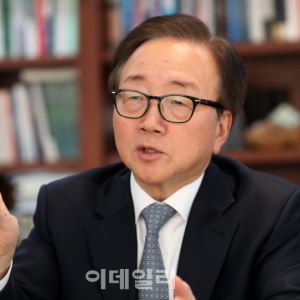 “정년연장은 '대기업 직원'과 '청년', 누가 약자인가에 대한 질문”