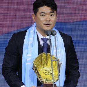 '최고령 홀드왕에 모범까지'…SSG 노경은, 페어플레이상 수상