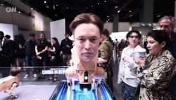 머스크 얼굴 달고 NFT 똥을…1억 넘는 로봇견 완판