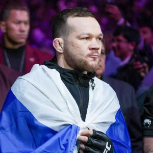 '1년 네 차례 방어전 무리였나' 메랍, 뼈아픈 판정패...얀, 새 UFC 밴텀급 챔피언 등극