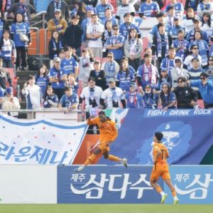 ‘김승섭 55초 골’ 제주, 수원 삼성 꺾고 1부리그 잔류