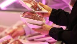 수입 소고기값 왜 이래?…마트 갔다 '화들짝' 놀란 이유