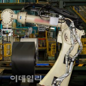 스스로 생각하는 공장 'AI 자율제조' 시대 온다