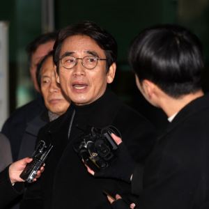 "대통령실 모든 직원과 '유시민 영상' 공유"...뭐라 했길래