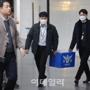 경찰, 쿠팡 본사 2차 압수수색…전직 中직원 피의자 적시