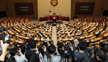 국민의힘 전면 필리버스터…與 사법개혁 연내 처리 '빨간불'