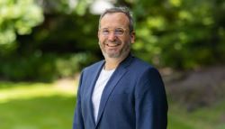 "천개의 상처로 민주주의가 죽었다"…사법 장악과 몰락