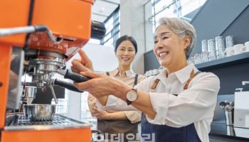 베이비부머 쫓아내면 집값이 잡힌다?…떠날 수 없는 은퇴자