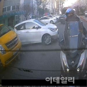 후진만 하면 ‘쿵’…고의사고로 8700만원 타간 배달라이더