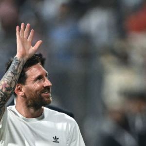 '정치인에 가려 메시 못봤다' 메시 인도투어, 집단 난동으로 얼룩