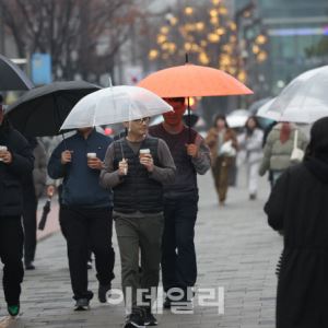 [포토]따듯한 커피가 땡기는 겨울비                                                                                                                                                                       