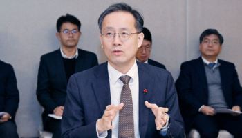 고환율에…정부, 삼성·SK 찾아 “환헤지 늘려달라” 요청