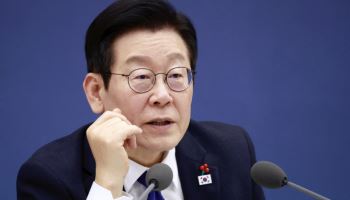 李 "주가 올라 연금 고갈 늦춰져"…국내주식 비중 확대 주문