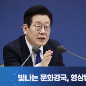 "출국납부금 1만원 원상 복구 추진…추가 인상도 고려"