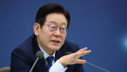 '댓글 조작' 숙제 던진 李…혐오 현수막·플라스틱 빨대도 질타(종합)