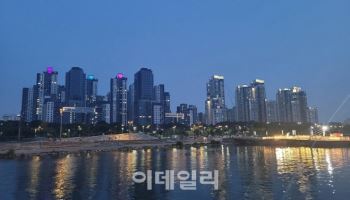 서초 아리팍 전세는 자고나니 2억 쑥…“전세 불장 강남, 씨마른 외곽”