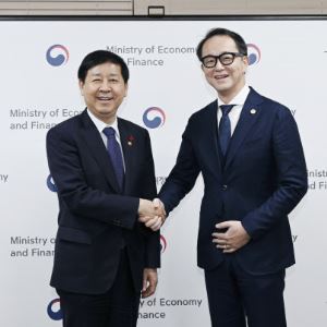 AMRO 만난 구윤철 "관세협상, 한국경제 발전 기회로 작용"