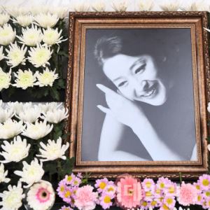 정부, 故 윤석화에 문화훈장 추서 추진한다