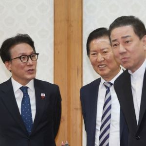 당정 "석유화학·철강산업 구조조정 불가피…부동산 상황 면밀 점검"