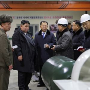 北 "8700t급 핵잠 건조중"…핵추진 전략유도탄 잠수함 공개