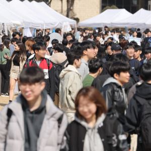 "챗GPT 과제에 이용하되 채팅 내역 내라"…AI시대 대학가 신풍토