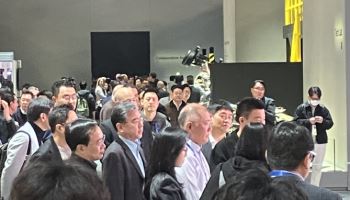 CES 찾은 정의선 회장…‘AI 로보틱스 경영’ 점검