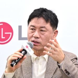 LG전자 류재철 "클로이드, 내년 가정서 실증…로봇 M&A 모색"