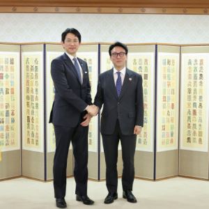"한일, 경제협력 최적 파트너"…"다카이치, 마음 전하라 당부"