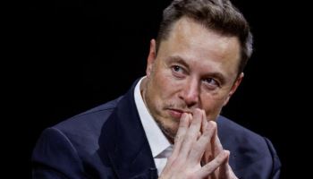 머스크 "의대 갈 필요 없다…3년 내 로봇이 외과의사 대체"