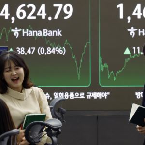 새해 약발 떨어진 정부 대책…환율, 1470원 문턱까지 급등 마감(종합)