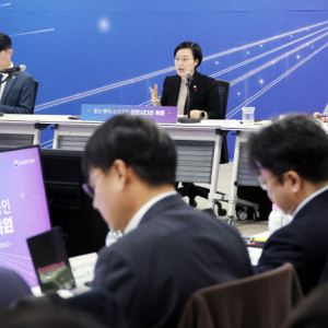 ‘3만명→800명’…李대통령 빠진 부처 업무보고 관심 ‘뚝’