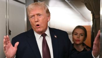 트럼프 “이란과 거래 국가에 25% 관세”…中·인도 영향권(상보)