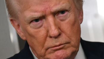 트럼프, 이란 교역국에 25% 관세폭탄 경고…한국 영향은?