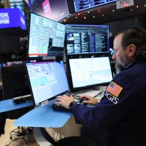 뉴욕증시 강세 마감…트럼프 ‘연준 흔들기’에 금·은 가격도 강세[뉴스새벽배송]